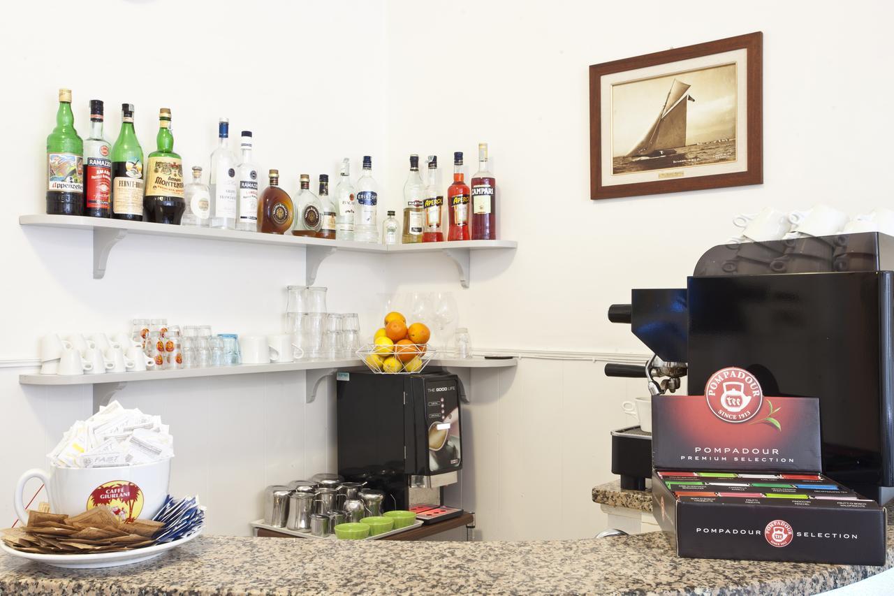 艾佛亚希酒店 维亚雷焦 外观 照片